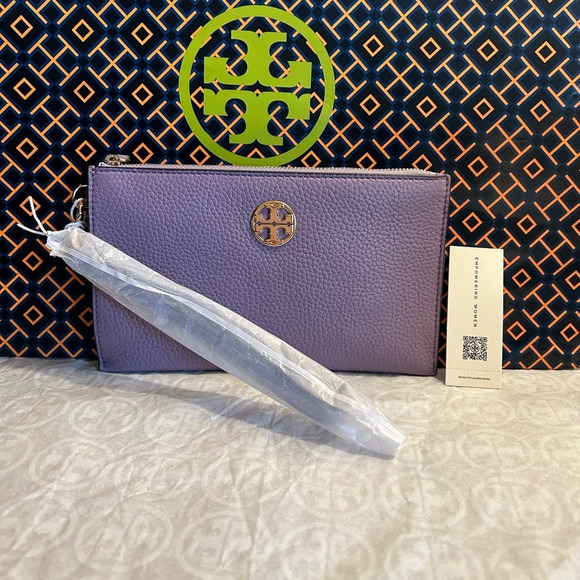 Tory Burch Handbags - Tory Burch Chelsea Wristlet Bag Allium Gold Purple